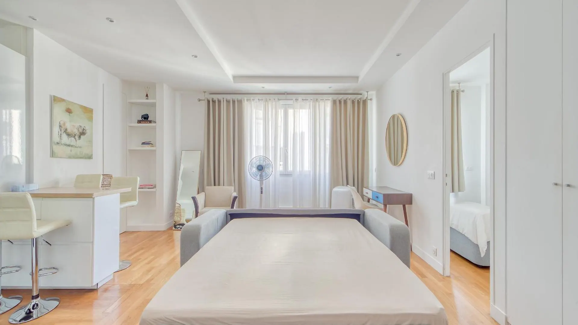 Apartament Champs Elysees 1Br Prime Location Renovated Paryż
