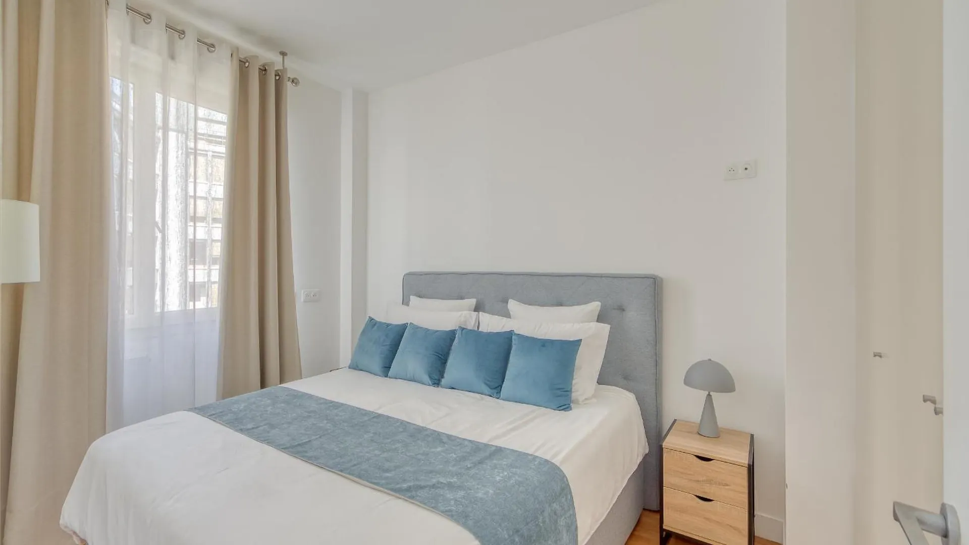פריז Champs Elysees 1Br Prime Location Renovated צרפת